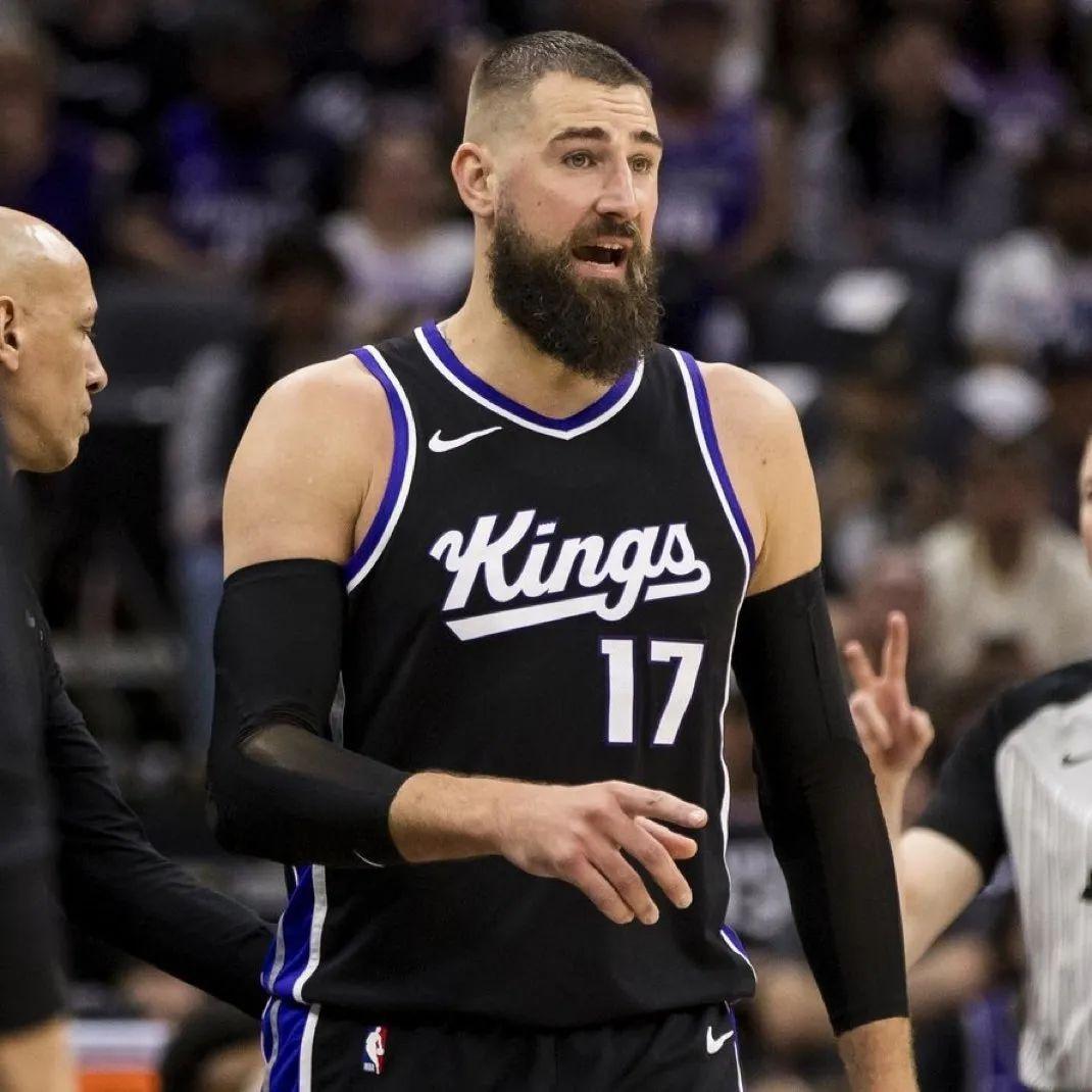 国王绝地反击立陶宛男篮，瓦兰丘纳斯统治全场