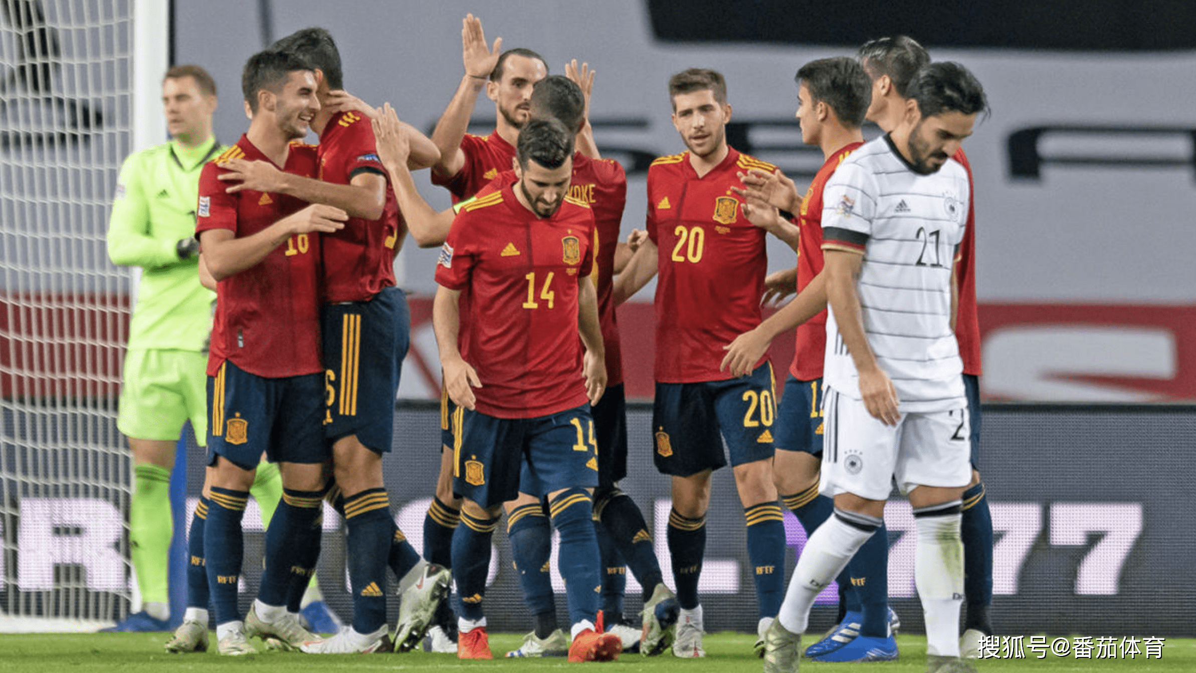 丹麦绝杀曼联，费兰·托雷斯送出助攻