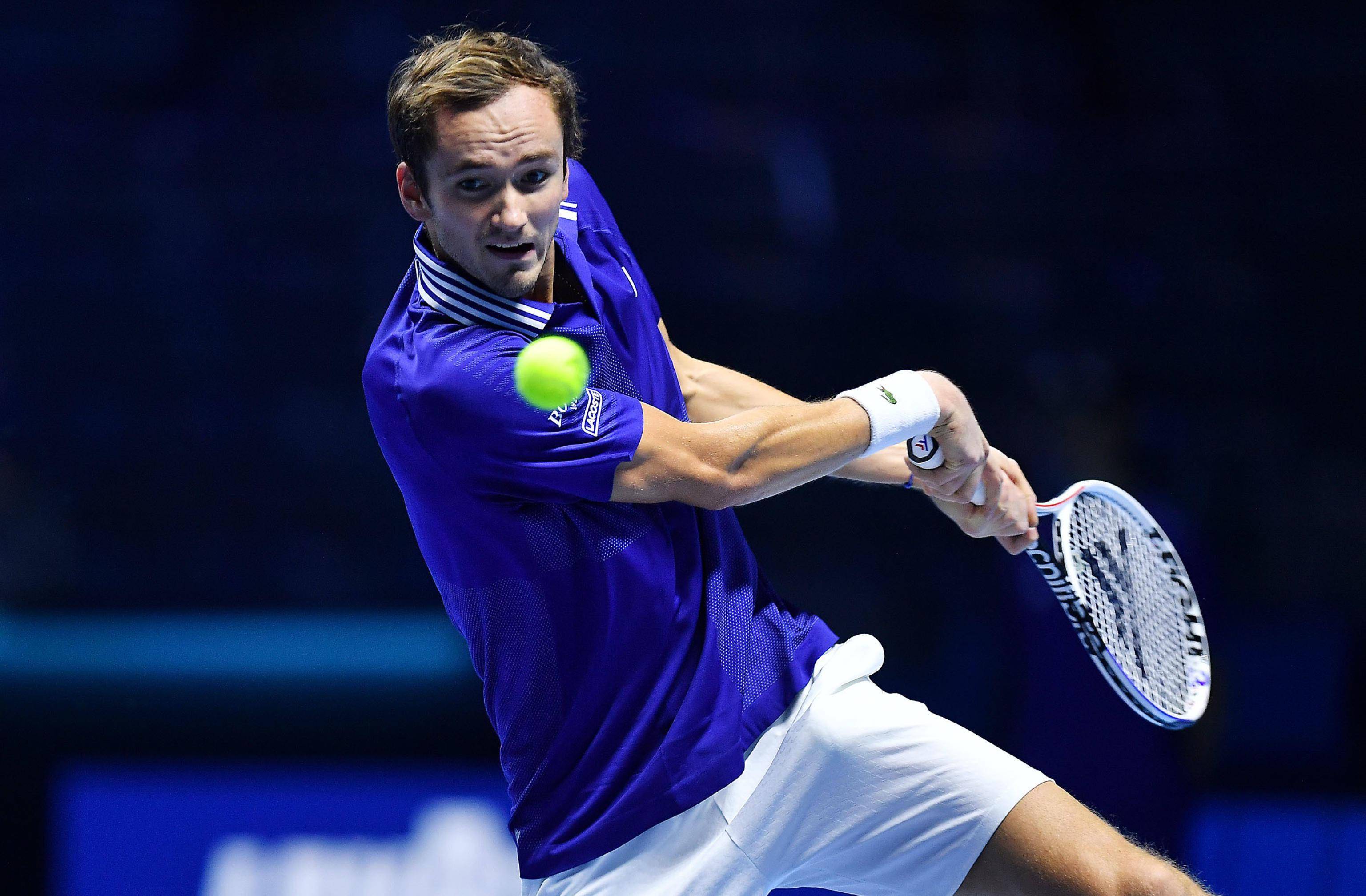 德国网球队血洗英国网球队，梅德韦杰夫绝境逆转