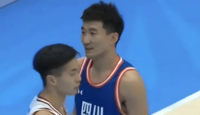 新疆队轻取国王，孙铭徽带队取胜