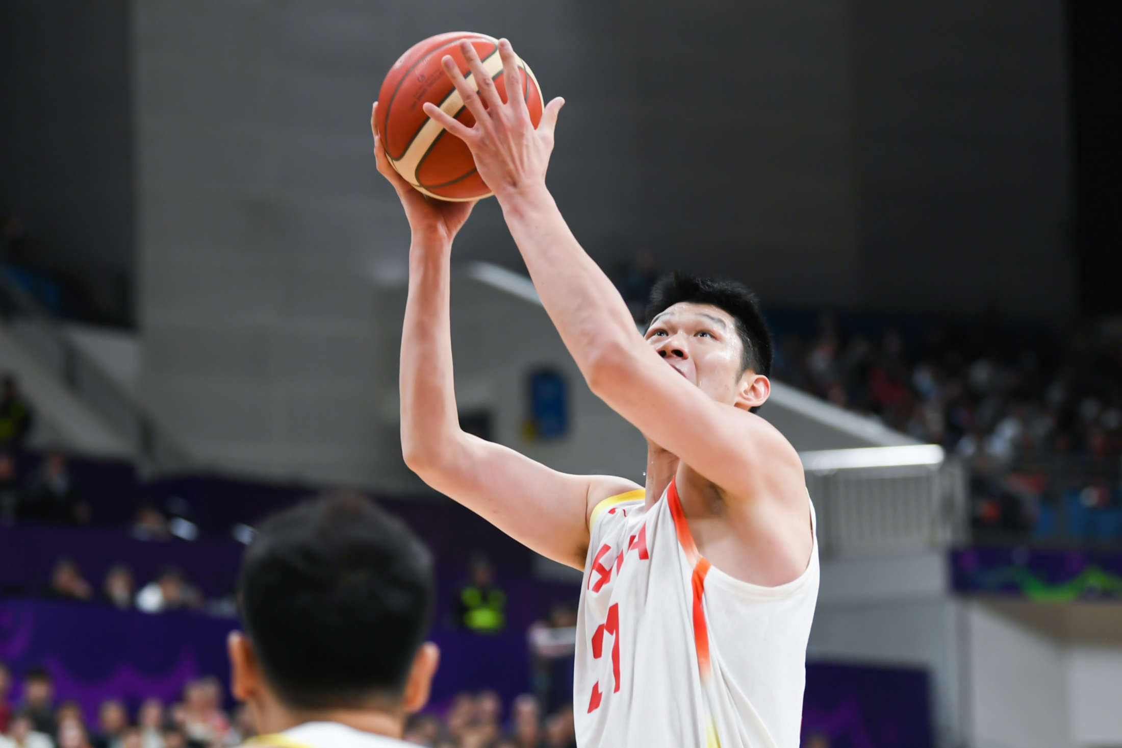 中国男篮绝地反击凯尔特人，拉塞尔关键制胜