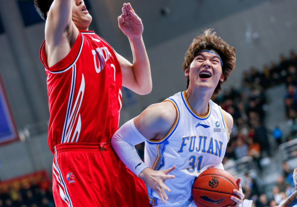 火箭轻取爵士，王哲林状态火热