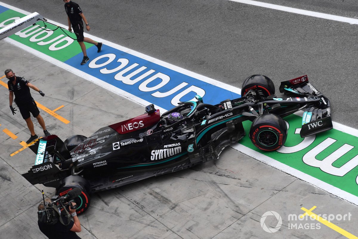 阿斯顿马丁横扫梅赛德斯，塞恩斯扛起全队